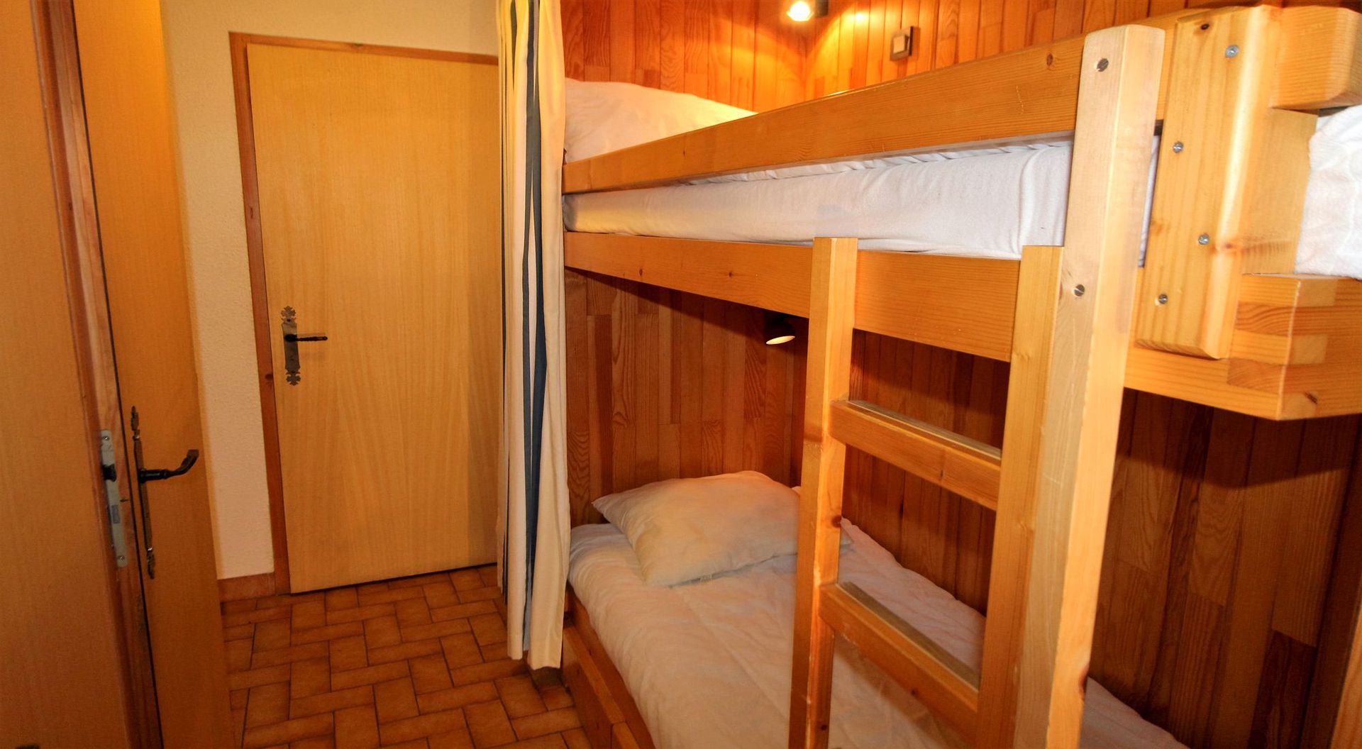 2 pièces / 2 pièces cabine - Résidence LE CENTRE - ref CCET001 - 9