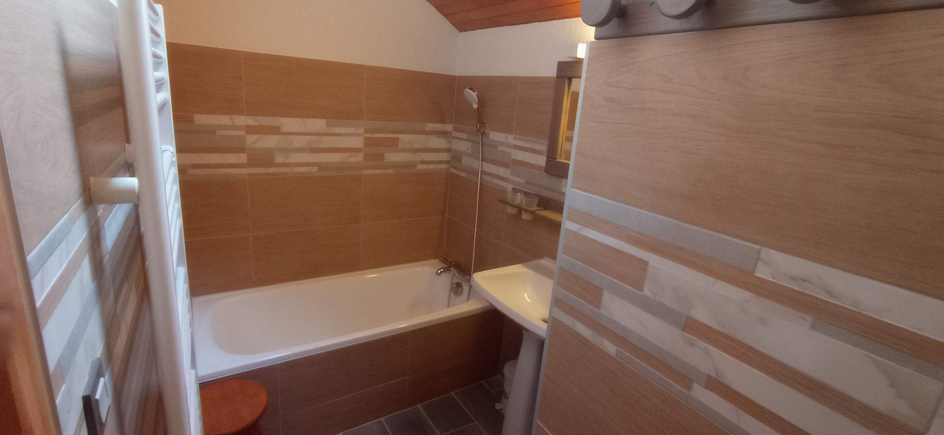 4 pièces / 4 pièces cabine - Résidence LE CENTRE - ref CCET014 - 7